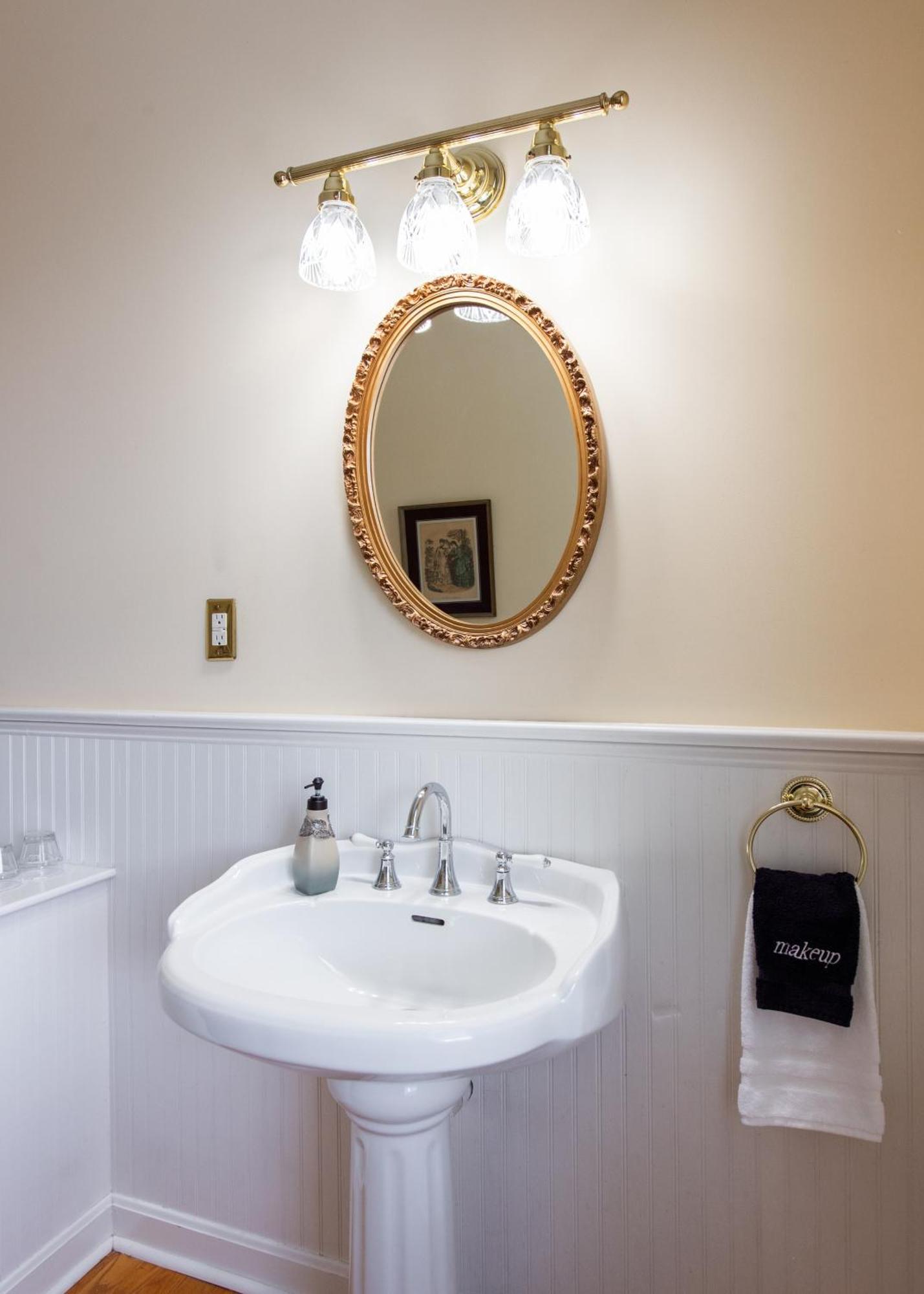 Dupont Mansion Bed & Breakfast Луисвил Стая снимка