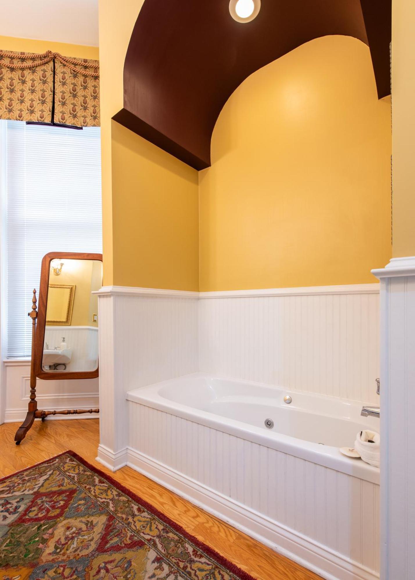 Dupont Mansion Bed & Breakfast Луисвил Стая снимка
