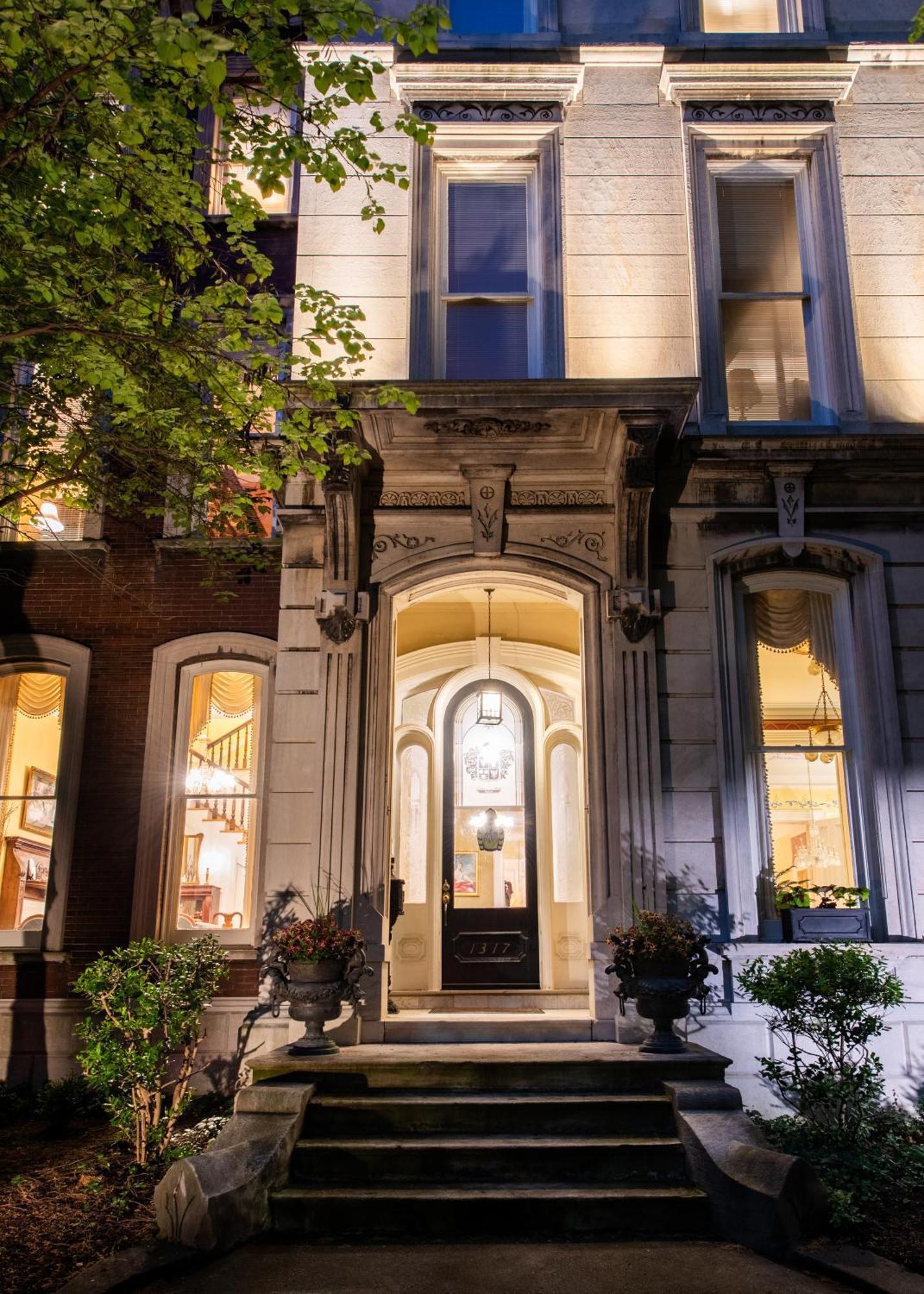 Dupont Mansion Bed & Breakfast Луисвил Екстериор снимка