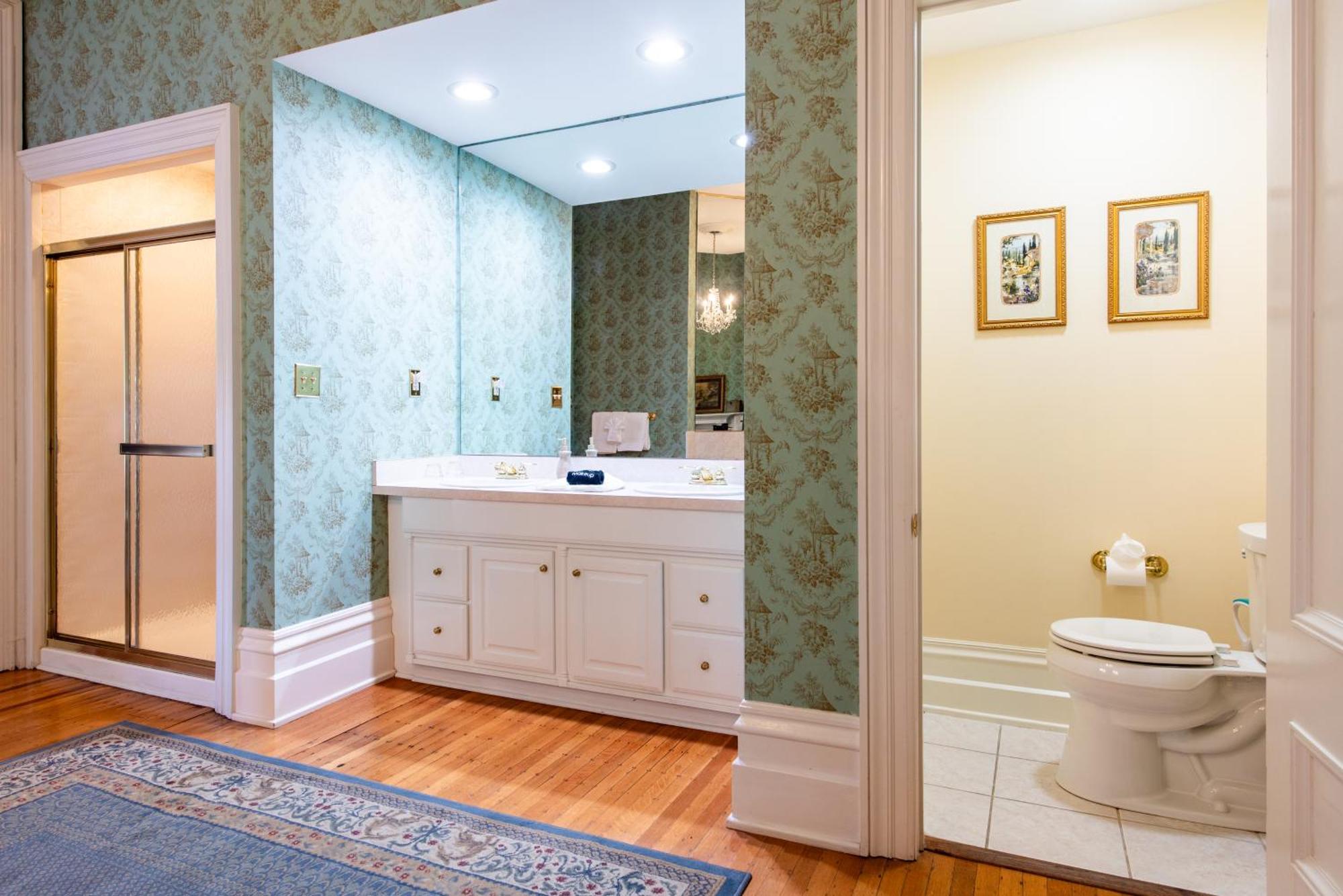 Dupont Mansion Bed & Breakfast Луисвил Стая снимка